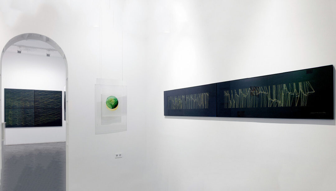 “Entrelíneas” en Galería La Cometa Madrid explora la línea como idea, forma y símbolo a través del trabajo de Mercedes Lara y Óscar Valero