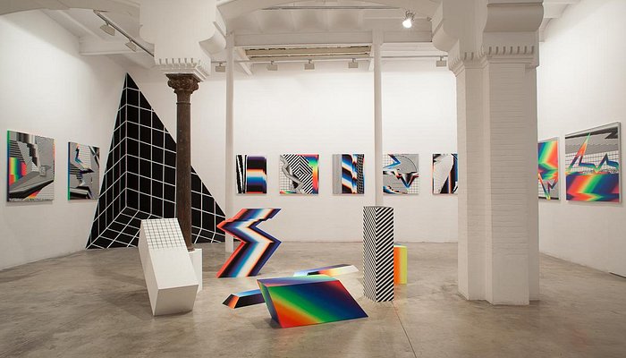 Galería Delimbo en Sevilla promueve arte urbano y contemporáneo desde 2006, destacando en el barrio de La Encarnación.